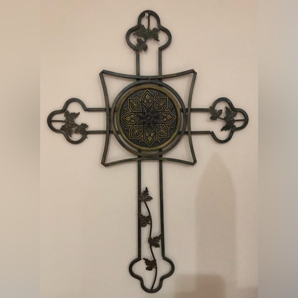 Outdoor/Indoor Heavy Metal Bronze finish Cross